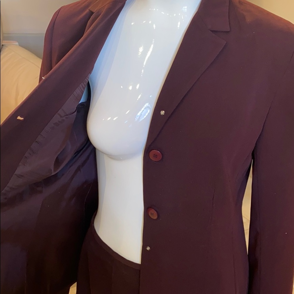 Suit- 2pc Women’s Suit - 6p View 6